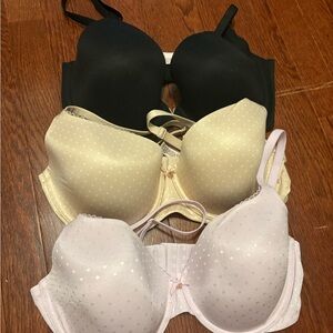 Victoria's Secret 3-Pack T-Shirt Bras - Black, Cream, Light Pink